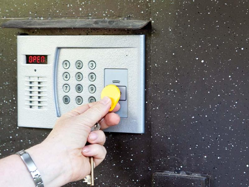 Interphone Noralsy extérieur pour le contrôle d’accès et la sécurisation des entrées installé par un professionnel des Sécuristes de France