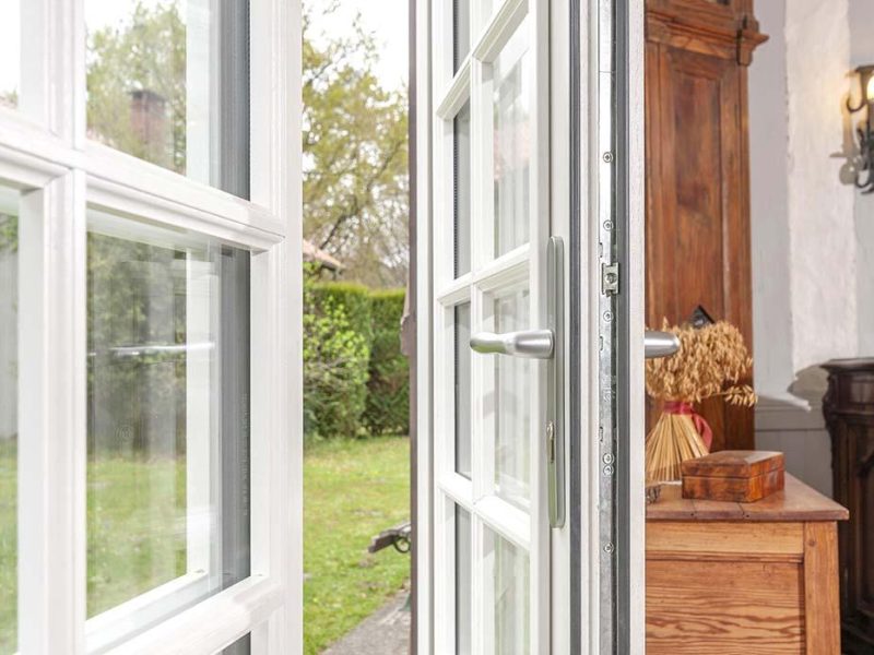 Porte-fenêtre Sybaie pour la fermeture et la sécurisation des accès installée par un professionnel des Sécuristes de France